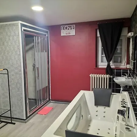 מלון אהבה Le Petit