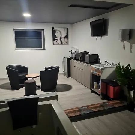 Le Petit מלון אהבה