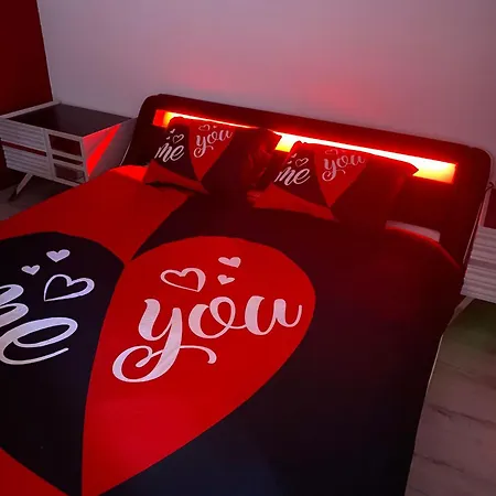 Le Petit מלון אהבה