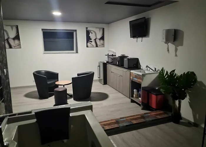 Le Petit מלון אהבה